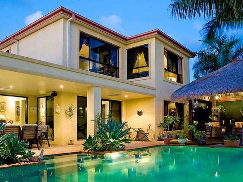 2114 Fernlea Close, Hope Island QLD 4212