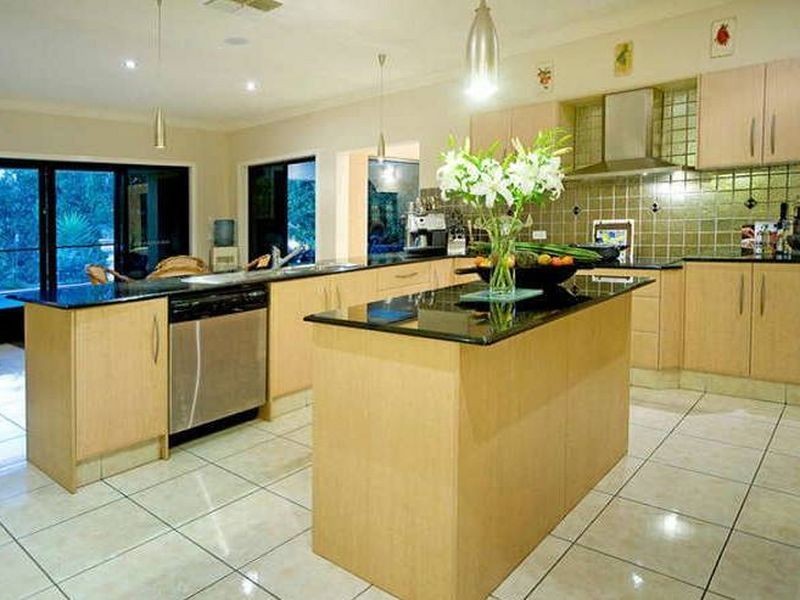 2114 Fernlea Close, Hope Island QLD 4212