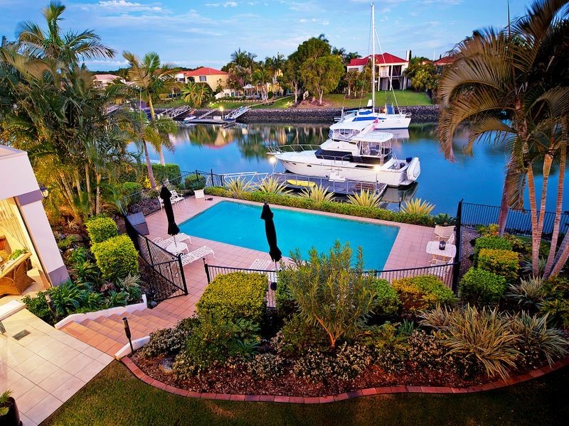 1095 Beechwood Drive, Hope Island QLD 4212