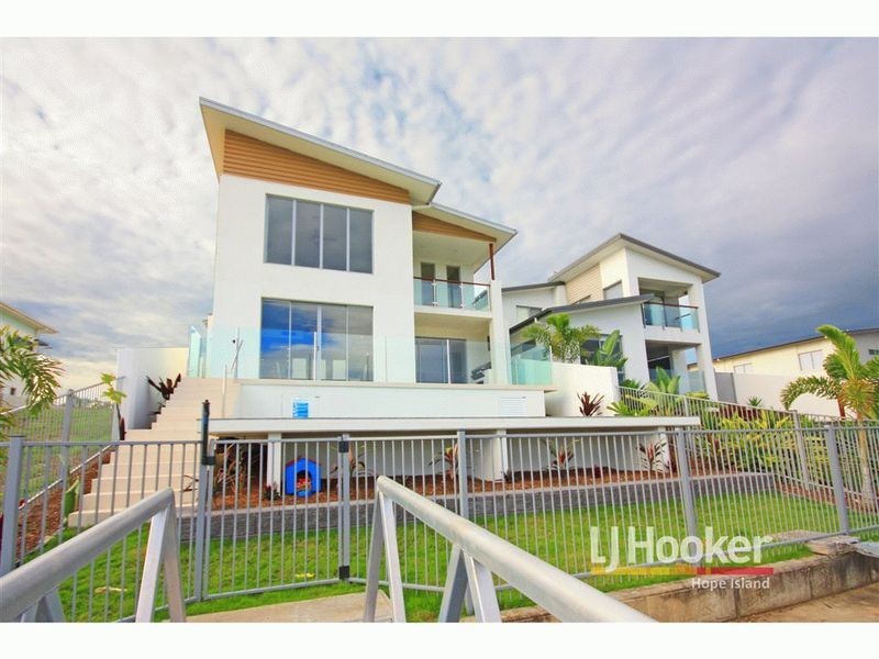 31 Harbourvue Court, Helensvale QLD 4212