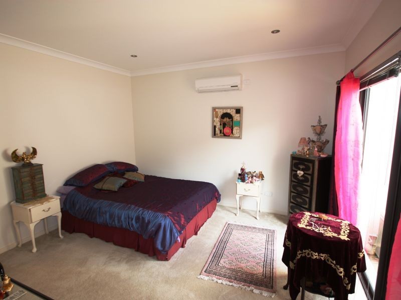 Hope Island QLD 4212