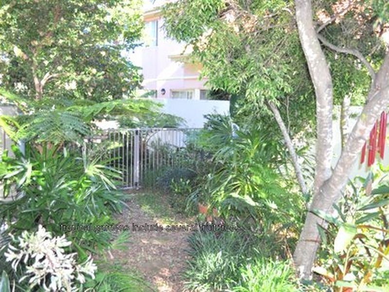 Hope Island QLD 4212