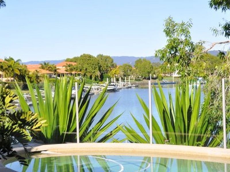 Hope Island QLD 4212