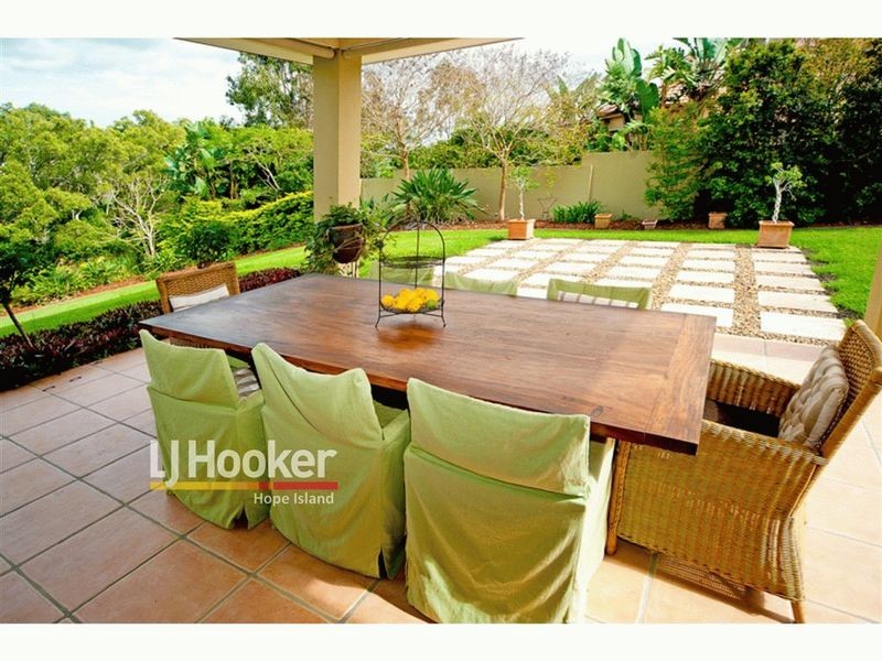 3147 Riverleigh Drive, Hope Island QLD 4212