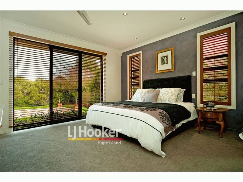 3147 Riverleigh Drive, Hope Island QLD 4212