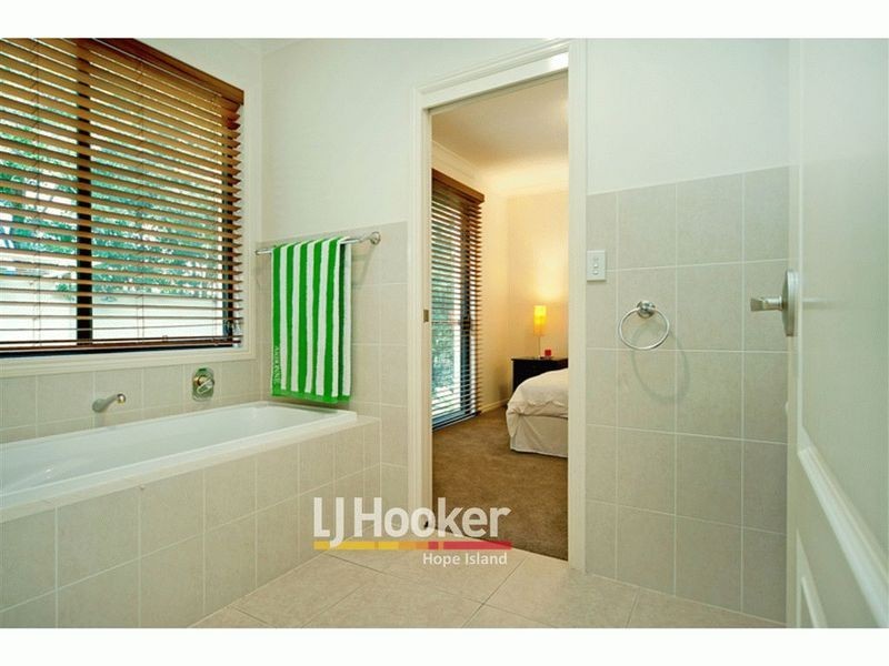 3147 Riverleigh Drive, Hope Island QLD 4212