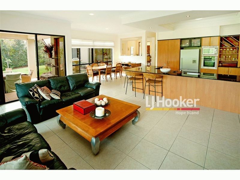 3147 Riverleigh Drive, Hope Island QLD 4212
