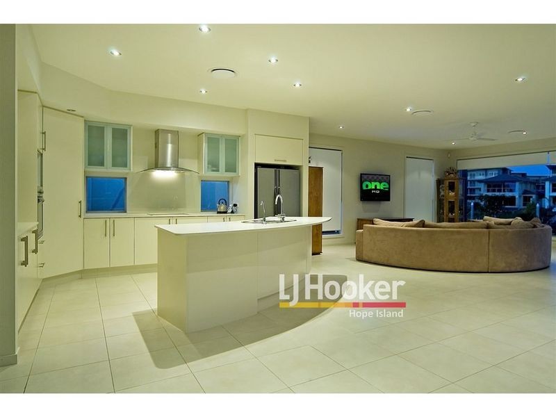 Hope Island QLD 4212