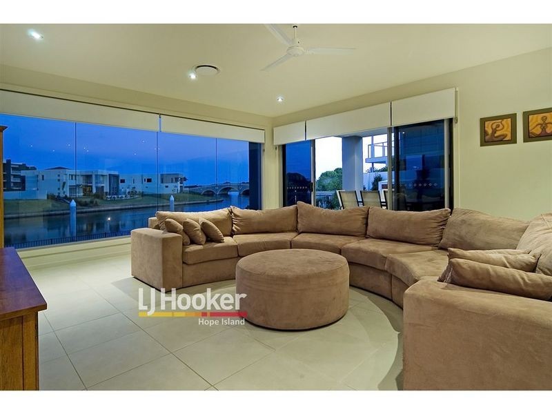 Hope Island QLD 4212