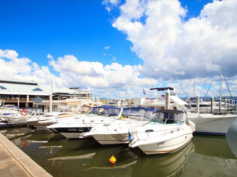 Hope Island QLD 4212