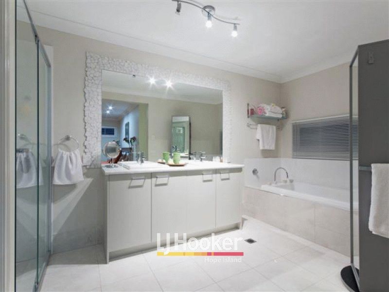 Hope Island QLD 4212