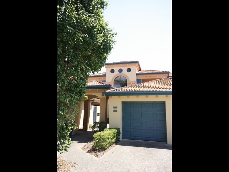 3245 Palladian Drive, Hope Island QLD 4212