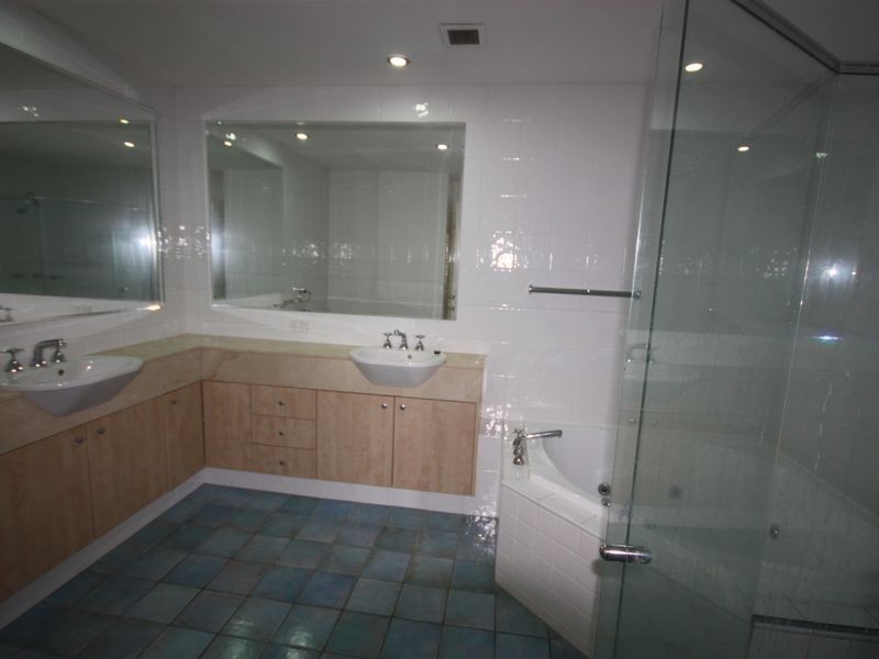 3245 Palladian Drive, Hope Island QLD 4212