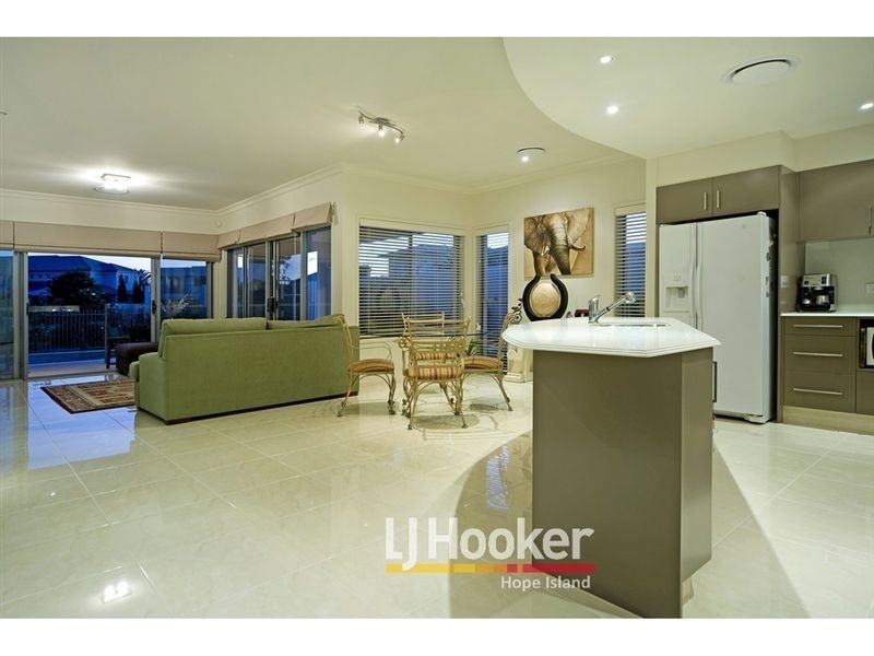 Hope Island QLD 4212