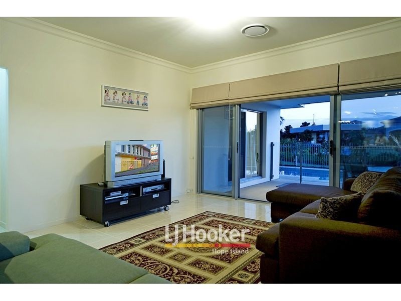 Hope Island QLD 4212