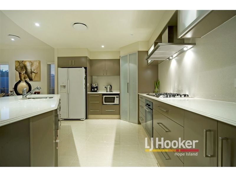 Hope Island QLD 4212