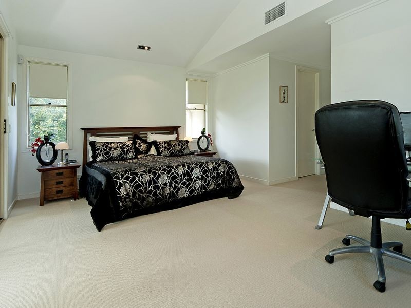 6102 The Lakes Drive, Hope Island QLD 4212