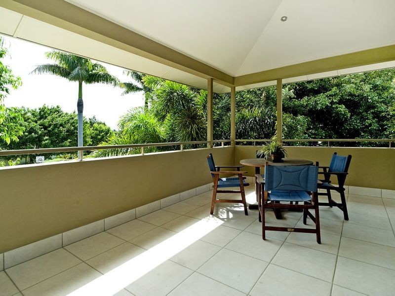 6102 The Lakes Drive, Hope Island QLD 4212