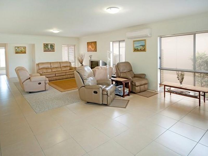 Hope Island QLD 4212