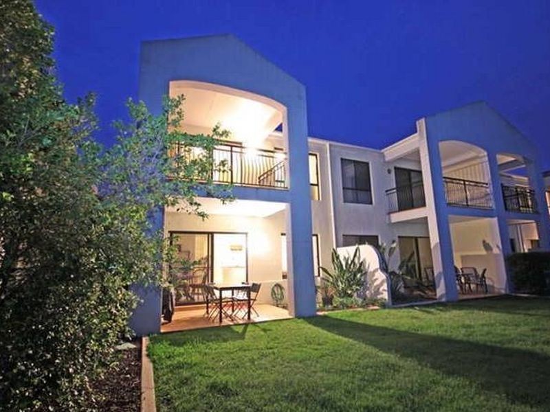 8869 Magnolia Drive East, Hope Island QLD 4212