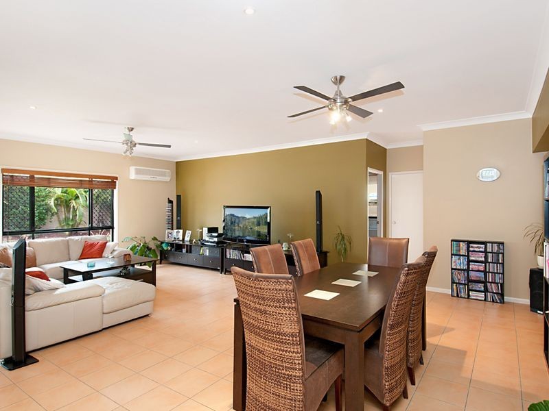 8 Dallow Crescent, Monterey Keys QLD 4212