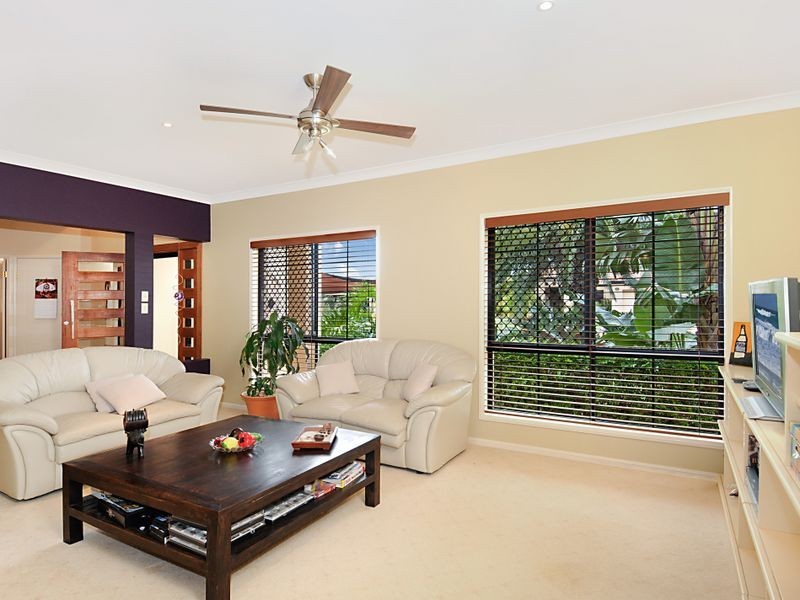 8 Dallow Crescent, Monterey Keys QLD 4212