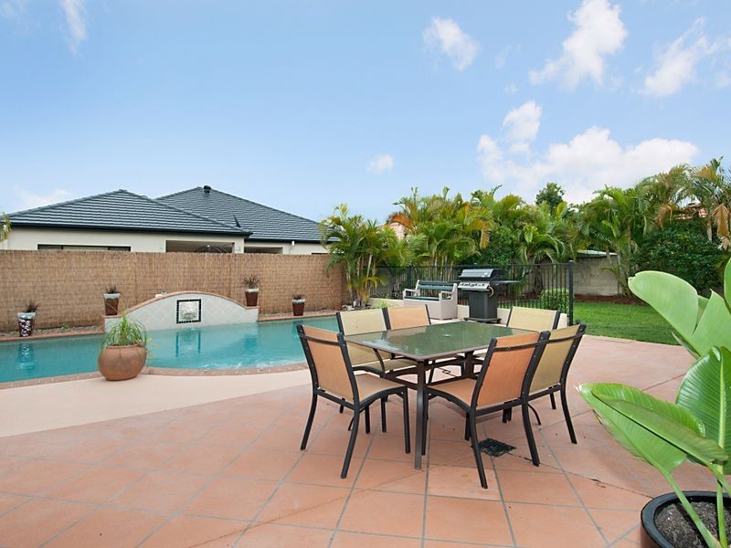 8 Dallow Crescent, Monterey Keys QLD 4212