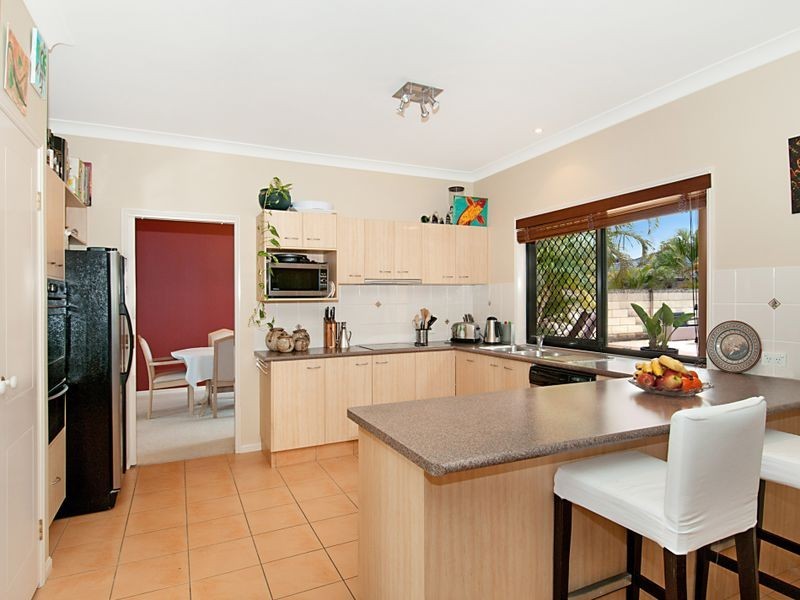 8 Dallow Crescent, Monterey Keys QLD 4212