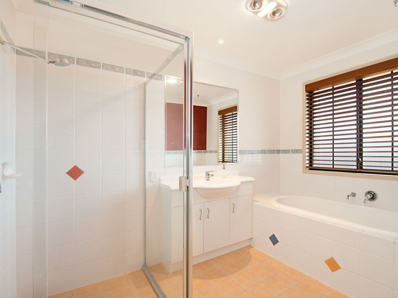 8 Dallow Crescent, Monterey Keys QLD 4212