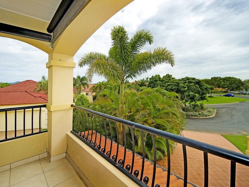 Hope Island QLD 4212