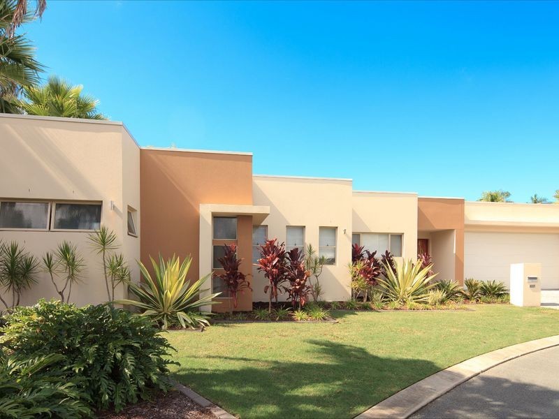 6001 The Lakes Drive, Hope Island QLD 4212