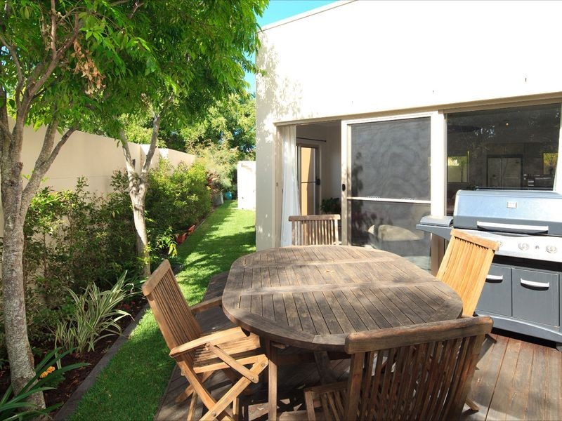 6001 The Lakes Drive, Hope Island QLD 4212