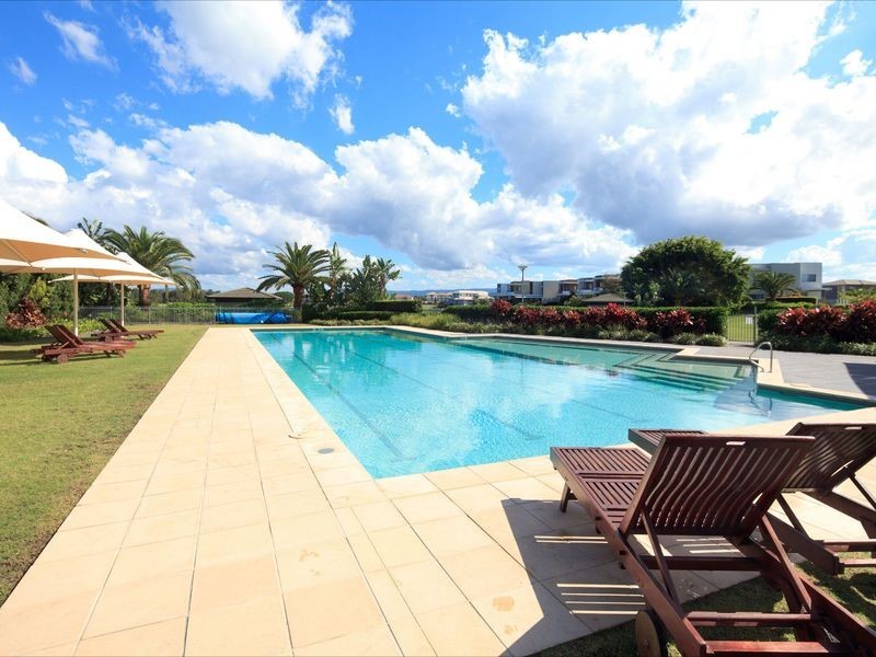 6001 The Lakes Drive, Hope Island QLD 4212