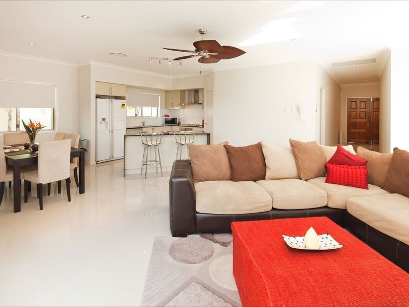 6001 The Lakes Drive, Hope Island QLD 4212
