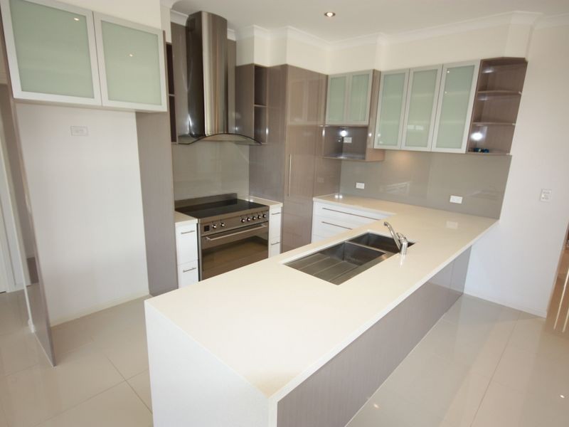 Hope Island QLD 4212