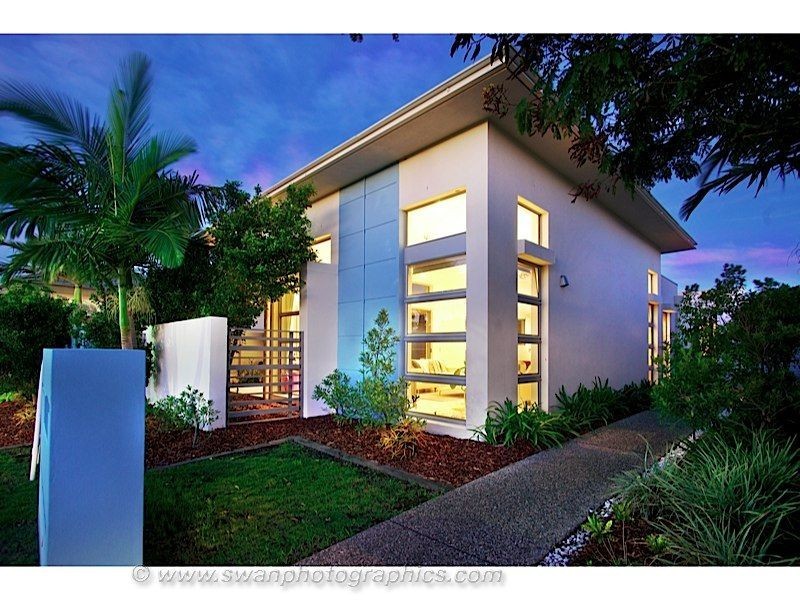 2822 Gracemere Circuit East, Hope Island QLD 4212