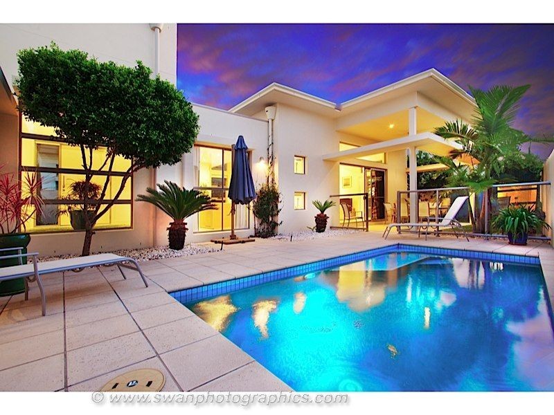 2822 Gracemere Circuit East, Hope Island QLD 4212