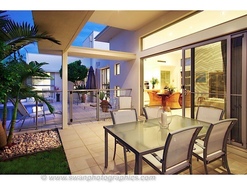 2822 Gracemere Circuit East, Hope Island QLD 4212