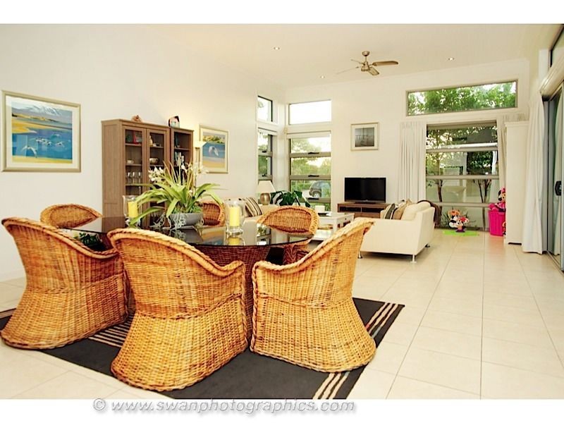 2822 Gracemere Circuit East, Hope Island QLD 4212