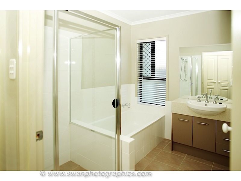 20 Starush Ct, Upper Coomera QLD 4209