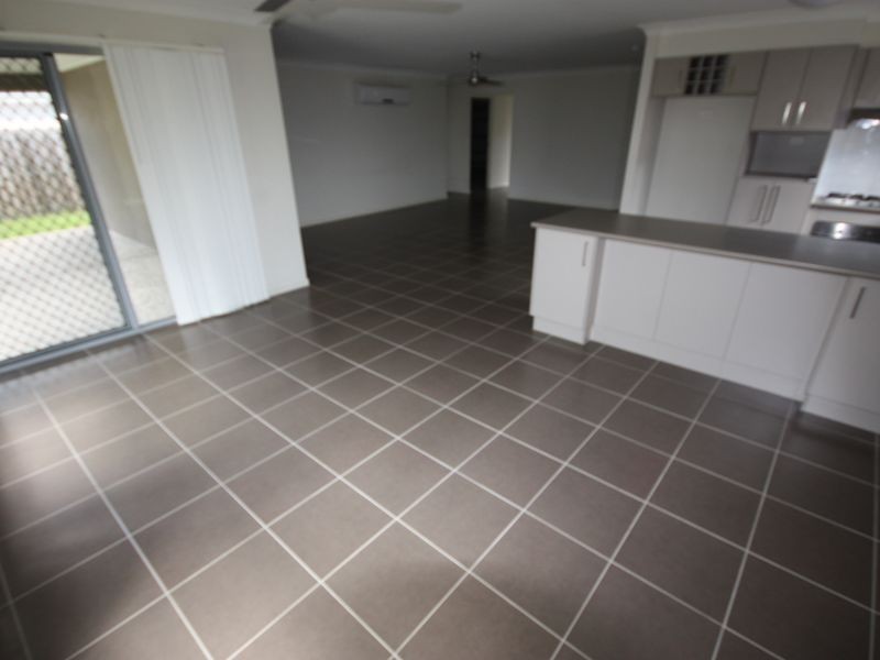 64/19 Santa Barbra Rd, Hope Island QLD 4212