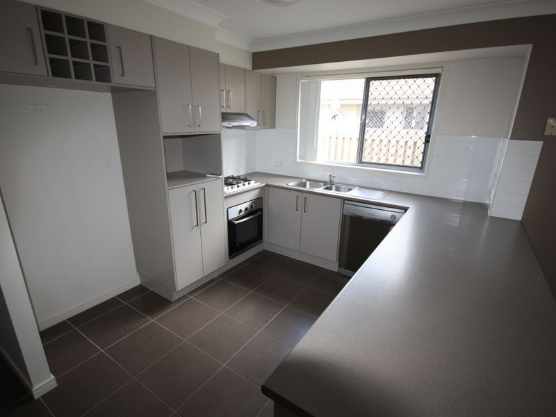 64/19 Santa Barbra Rd, Hope Island QLD 4212