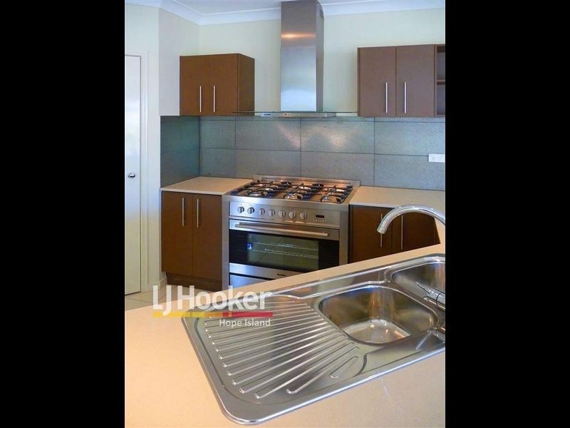 Hope Island QLD 4212