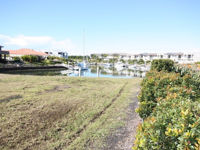 2224 Taromeo Ct, Hope Island QLD 4212