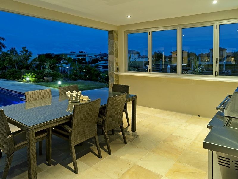 Hope Island QLD 4212