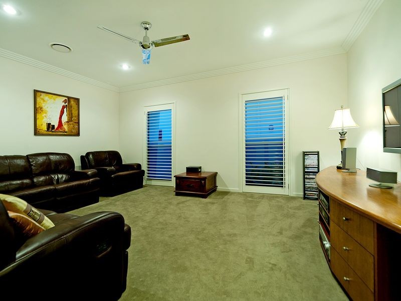 Hope Island QLD 4212