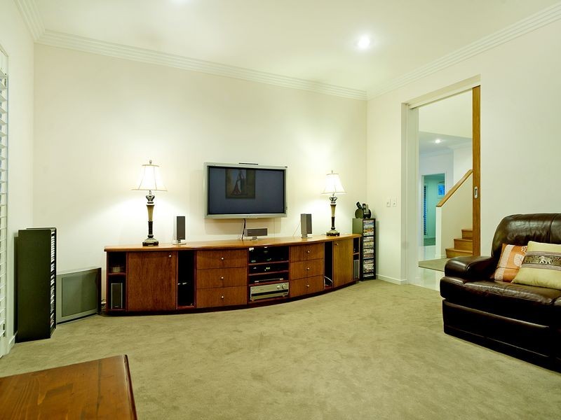 Hope Island QLD 4212