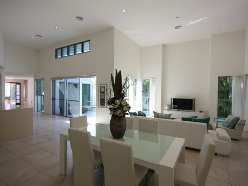 2129 Riverside Dr, Sanctuary Cove QLD 4212