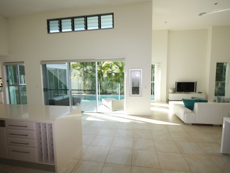 2129 Riverside Dr, Sanctuary Cove QLD 4212