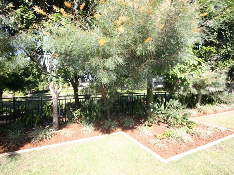 2129 Riverside Dr, Sanctuary Cove QLD 4212